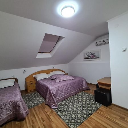 Casa Bianca 호텔 Două Mai 외부 사진