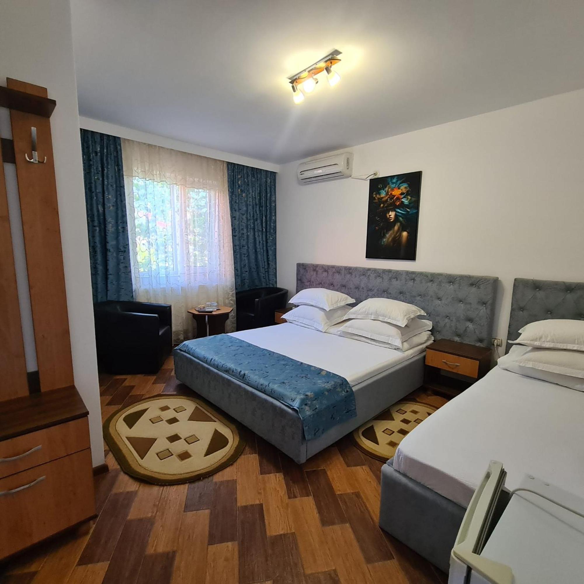Casa Bianca 호텔 Două Mai 외부 사진