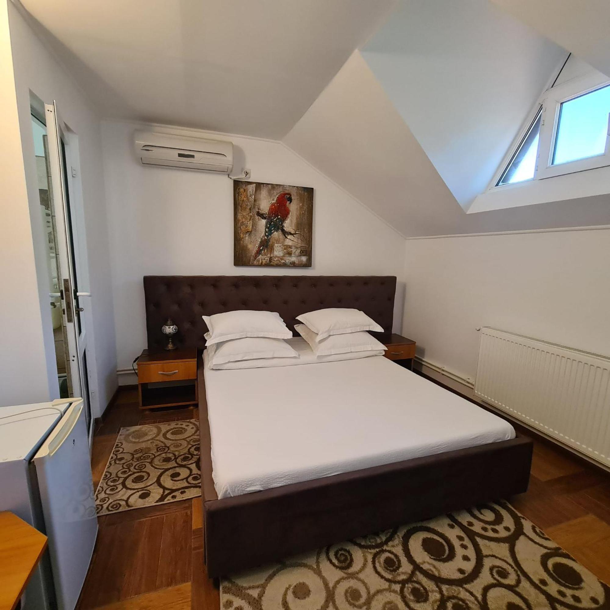 Casa Bianca 호텔 Două Mai 외부 사진